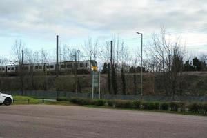 laag hoek visie van downtown stad centrum van Brits stad Londen luton stad- van Engeland uk. de beeld was gevangen genomen Bij centraal luton stad gedurende een verkoudheid en bewolkt avond van 26 maart 2023 foto