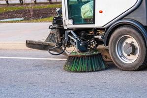 straat veger vrachtauto schoonmaak stad weg foto