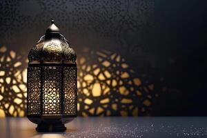 Islamitisch goud lantaarn staat met kaars licht ornament Ramadan kareem groen achtergrond gegenereerd ai foto