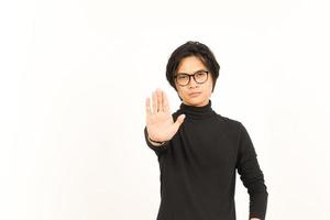 hou op afwijzing hand- gebaar van knap Aziatisch Mens geïsoleerd Aan wit achtergrond foto