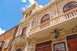 straten met historisch gebouwen Aan de Spaans kanarie eiland Tenerife in de voormalig hoofdstad foto