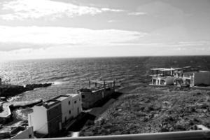 landschappen van de Spaans eiland van Tenerife met de snelweg en de oceaan foto