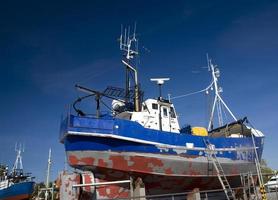 details Aan visvangst boten in de haven van Polen Aan de hel schiereiland foto