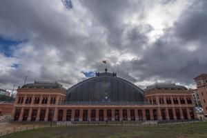 divers foto's van Madrid straten met kleurrijk gebouwen en lucht foto