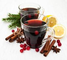 glühwein op een tafel foto