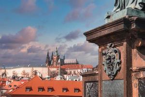 Praag, Tsjechisch republiek. Charles brug - karluv meest, en oud stad- toren. foto