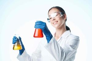 laboratorium blauw handschoenen chemisch oplossing Onderzoek biotechnologie foto