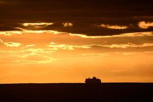 prachtig uitzicht op de zonsondergang foto