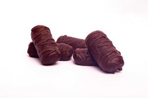 chocolade snoepjes geïsoleerd op een witte achtergrond