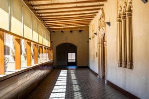 groot historisch paleis in saragossa Spanje Aan een warm zonnig dag binnen foto