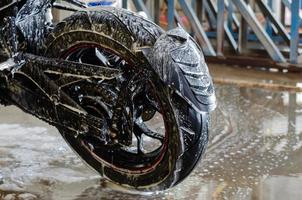 zeep op motorfiets