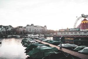 stad Zürich, Zwitserland 2015 - Conelli-circus aan de waterkant foto