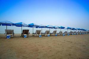 de vroeg ochtend- lucht en zon visie van de het langst zee strand stuur bazar, chattagram. foto