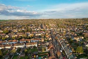 antenne visie van luton woon- wijk van heilige Augustine gem luton Engeland Engeland Super goed Brittannië. de beeld was gevangen genomen Aan 06-april-2023 met drone's camera gedurende zonsondergang foto