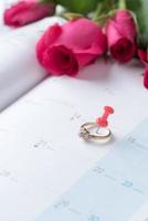 pin Aan kalender 14 februari met bruiloft goud ringen foto