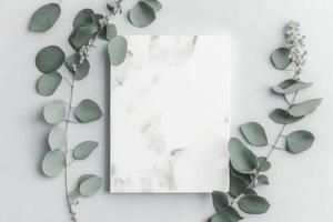 marmeren papier blanco, eucalyptus takken Aan pastel grijs achtergrond, genereren ai foto