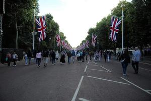 Londen in de uk in juni 2022. mensen vieren de platina jubileum in Londen foto