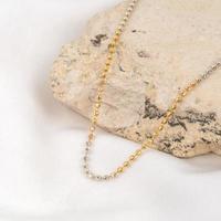 goud ketting sieraden met mooi cirkels foto