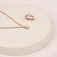 goud ketting en ring sieraden foto