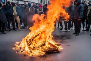 protest in de stad en vuur, staking. neurale netwerk ai gegenereerd foto