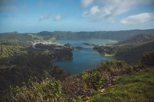 visie van sete cidades in sao Miguel, de azoren foto