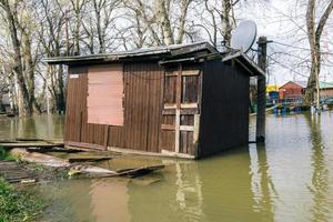 huis in overstroming foto