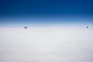 salar flat de uyuni in bolivia foto