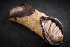 traditioneel Italiaans woestijn cannoli foto