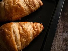 de croissant dichtbij omhoog beeld voor voedsel concept foto