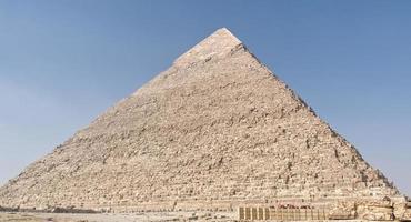 Cairo, Gizeh Egypte maart 17, 2023 de piramide van chef, chephren in Gizeh plateau. Egypte. foto