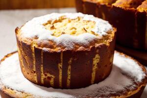 Kerstmis taart met rozijnen en gepoederd suiker. panettone taart met rozijnen en suikerglazuur suiker. generatief ai foto