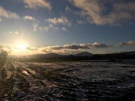 een visie van de caradoc heuvels in shropshire in de winter foto