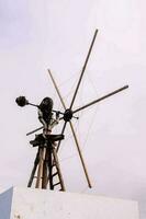 een hout windmolen foto