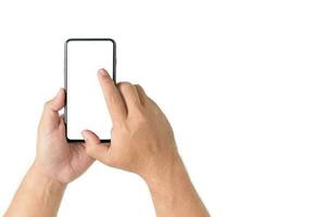 Mens Holding smartphone met blanco scherm foto