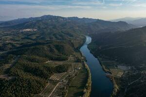 ebro rivier- van miravet kasteel Bij zonsondergang foto