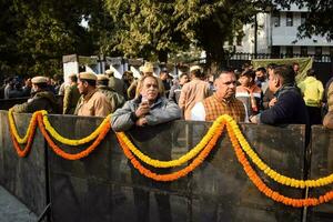 nieuw Delhi, Indië - januari 16 2023 - duizenden van mensen verzameld gedurende eerste minister narendra modi bjp weg show, mensen gedurende p.m modi groot verkiezing rally in de hoofdstad foto