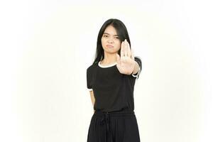 hou op afwijzing hand- gebaar van mooi Aziatisch vrouw geïsoleerd Aan wit achtergrond foto