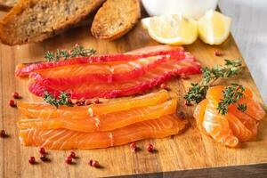 Zalm gravlax met verzuren room foto