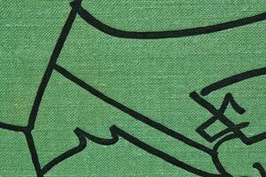 abstract ontwerp achtergrond van groen grofkorrelig kruising structuur van ruw kleding stof met een interliniëring zwart geschilderd lijnen. linnen zak textiel canvas jute lap. detailopname, bespotten omhoog, top visie foto