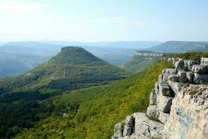 visie van de tepe-kermen bergen. bakhchisarai regio. Krim. panorama foto