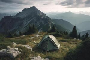 camping tent met verbazingwekkend visie Aan berg landschap Bij zonsondergang. generatief ai foto