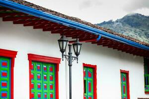mooi koloniaal huis Bij de klein stad- van salento in Colombia foto