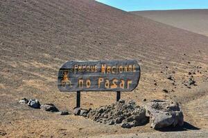 vulkanisch landschap Aan timanfaya. foto