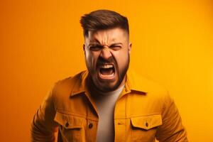 ai generatief een Mens Aan solide kleur achtergrond fotoshoot met woede gezicht expressie foto