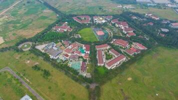 Indonesië Pentagon in cikarang gebouw op zoek naar beneden antenne visie van bovenstaande. bekasi, Indonesië, mei 20, 2022 foto