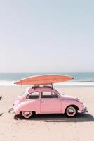 roze auto met surfplank. illustratie ai generatief foto