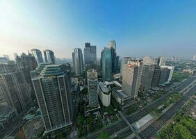 antenne visie van de nieuw groen stedelijk landschap in de stad. met lawaai wolk. Jakarta, Indonesië, juni 23, 2022 foto