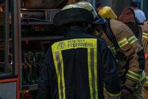 berliner brandweer brandweerlieden foto