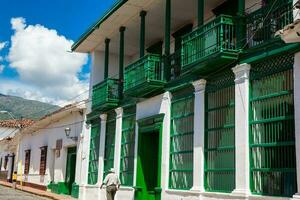 mooi koloniaal huizen Bij de klein stad- van de kerstman fe de antioquia in Colombia foto