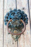 antiek deur klopper in Cartagena de india's foto